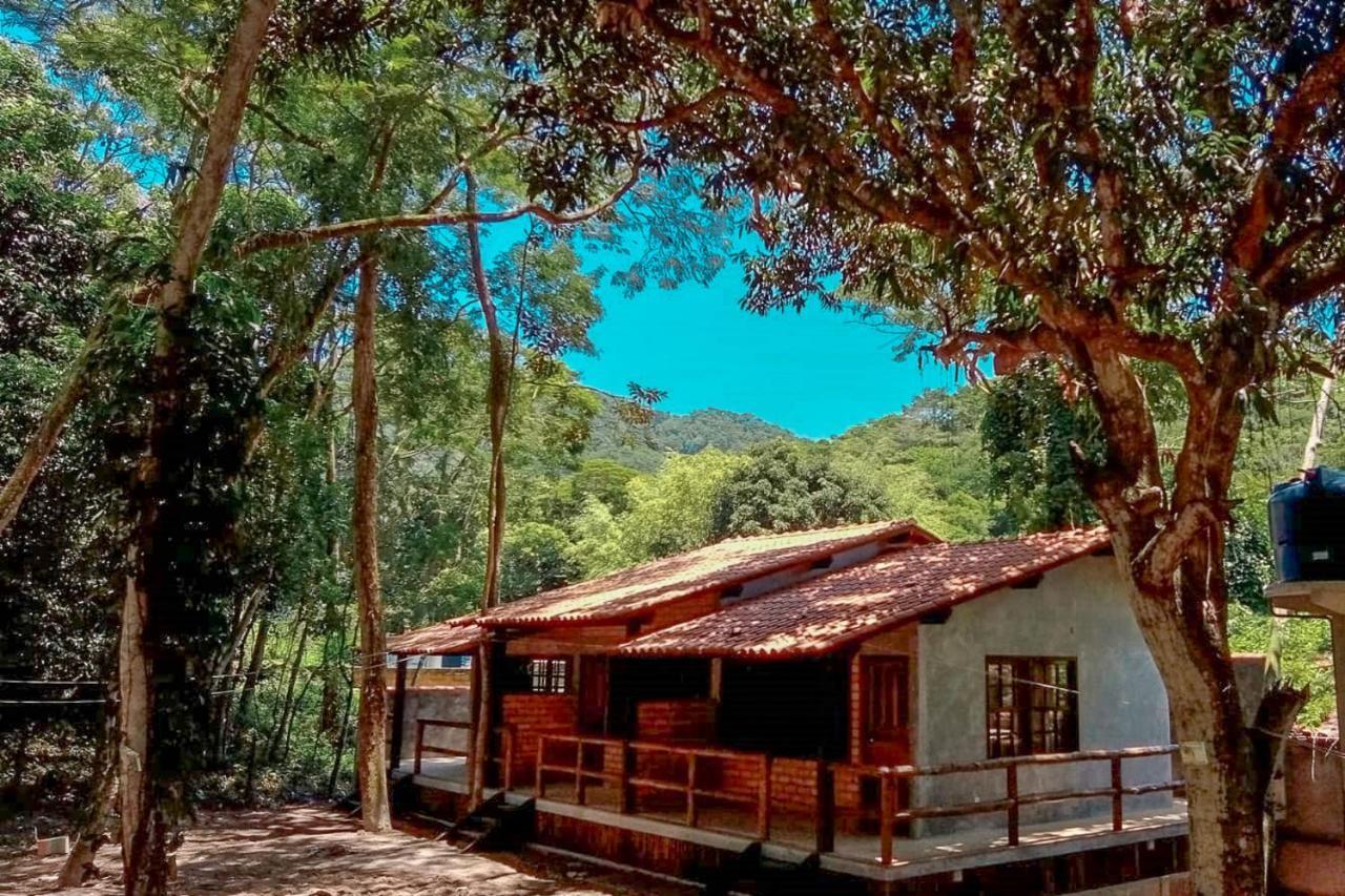 Chalé 01 vale da colina em Niterói Itaipu 4 km das praias Vila Exterior foto