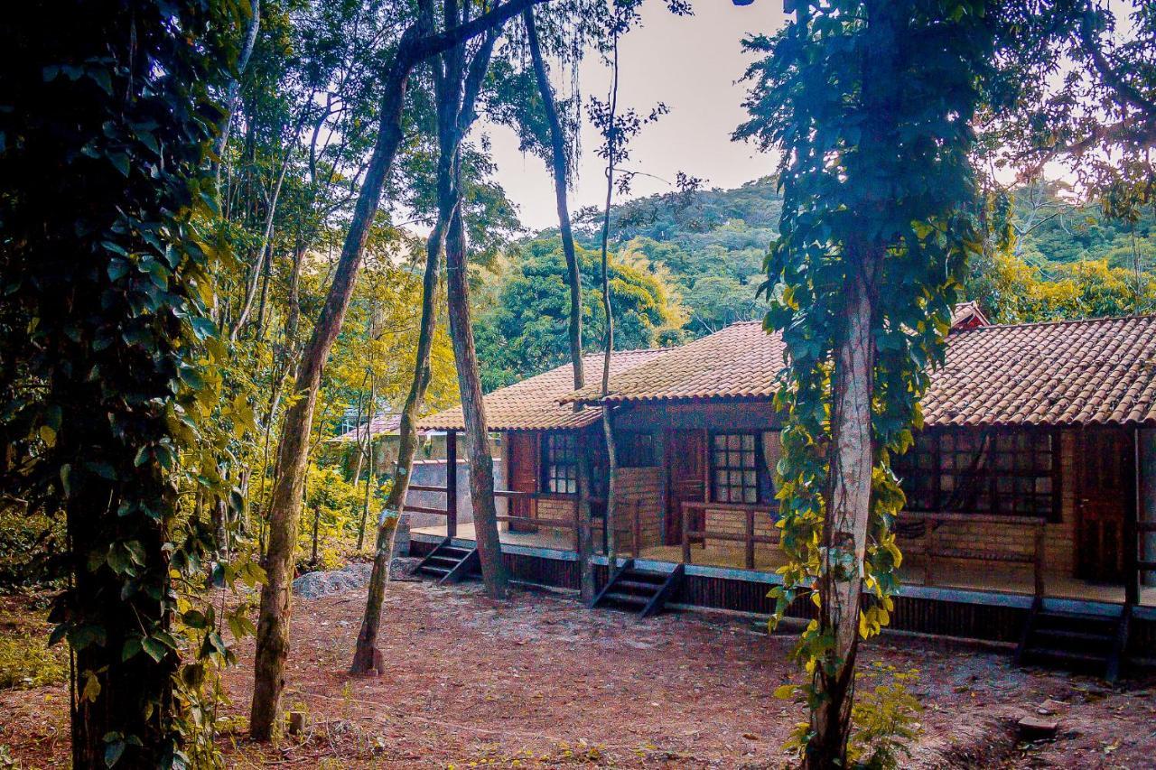 Chalé 01 vale da colina em Niterói Itaipu 4 km das praias Vila Exterior foto