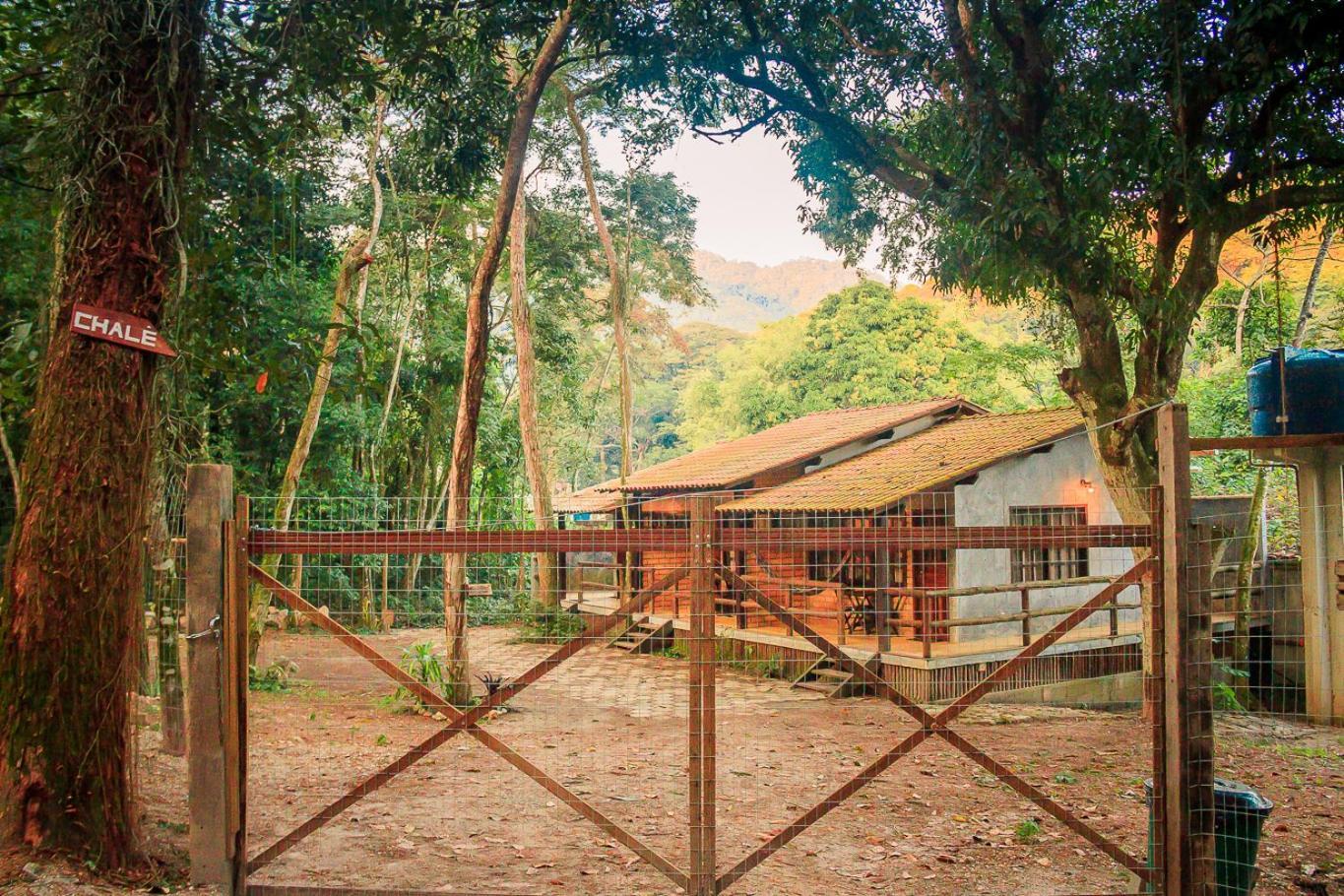 Chalé 01 vale da colina em Niterói Itaipu 4 km das praias Vila Exterior foto